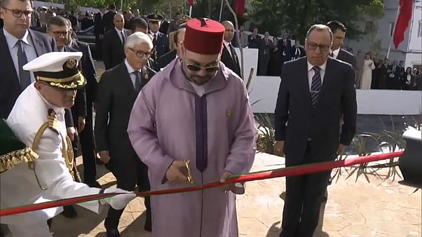 العاهل المغربي يدشن مركزا لطب الإدمان بطنجة العاهل المغربي يدشن مركزا لطب الإدمان بطنجة
