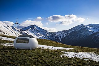 Back to nature in an ecocapsule