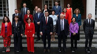 Első spanyol kormányülés: még a nevük is nőnemű lett
