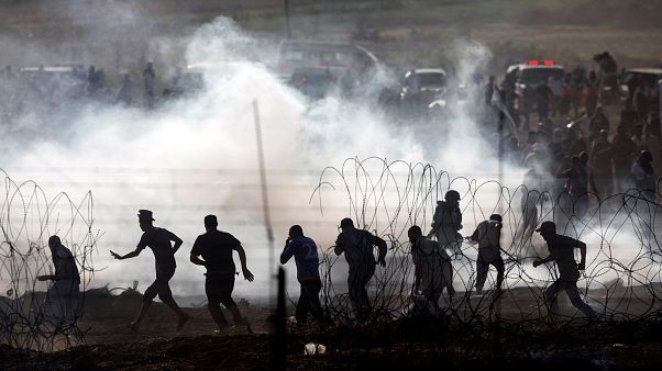 Al menos tres palestinos muertos y 600 heridos en Gaza Al menos tres palestinos muertos y 600 heridos en Gaza