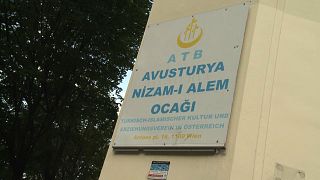 Austria: moschee chiuse, le reazioni