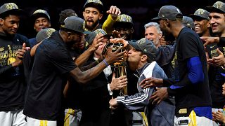 NBA: i Warriors ancora campioni, stesi 4-0 nelle Finals i Cavaliers