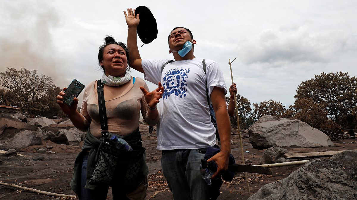 Eruzione vulcanica in Guatemala: la disperata ricerca dei sopravvissuti 