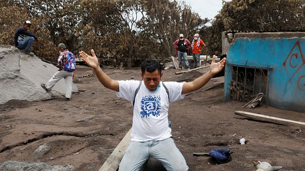 Eruption volcanique au Guatemala : à la recherche des disparus Eruption volcanique au Guatemala : à la recherche des disparus