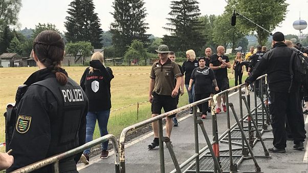 Proteste, Gewalt und verbotene Symbole bei Neonazi-Festival in Thüringen Proteste, Gewalt und verbotene Symbole bei Neonazi-Festival in Thüringen