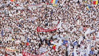 Tens of thousands rally in Romanian capital for corruption protest