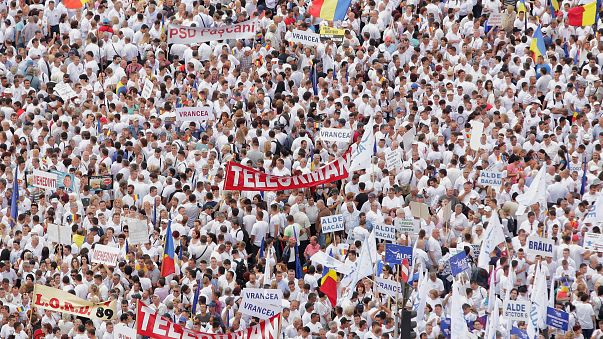 Thousands rally in Romanian capital for corruption protest