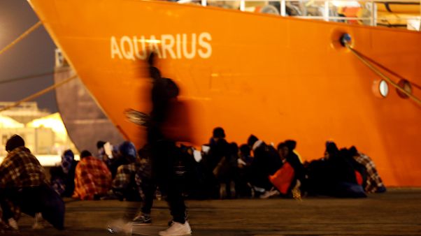Στα άκρα Ιταλία-Μάλτα για πλοίο με 629 μετανάστες Στα άκρα Ιταλία-Μάλτα για πλοίο με 629 μετανάστες
