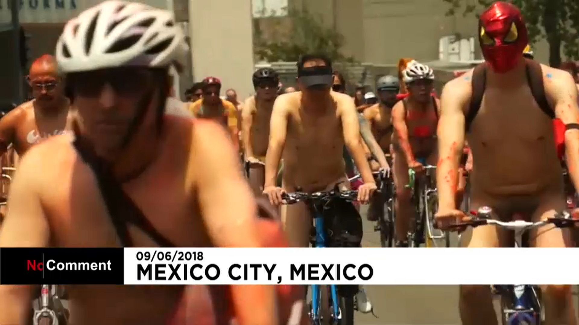 Vidéo. A vélo nus pour les droits des cyclistes | Euronews