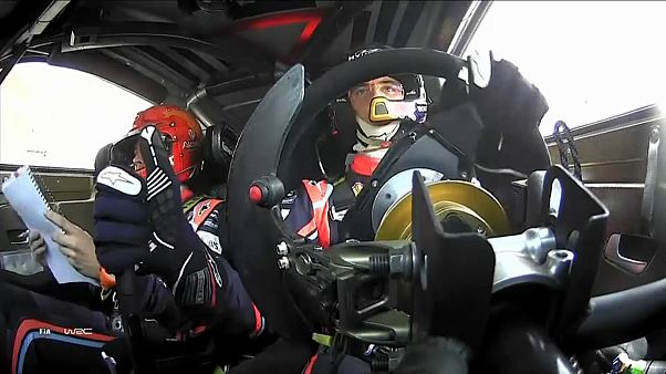 Rallye de Sardaigne : Thierry Neuville bat Sébastien Ogier Rallye de Sardaigne : Thierry Neuville bat Sébastien Ogier