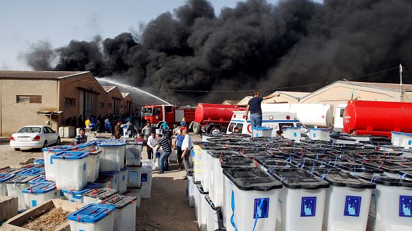 Tűz az iraki szavazólapokat őrző raktárban Tűz az iraki szavazólapokat őrző raktárban