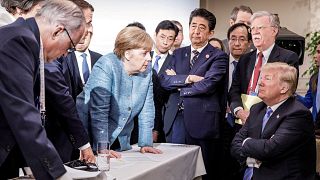 "Тайная вечеря" или "Симпсоны": вирусное фото с саммита G7