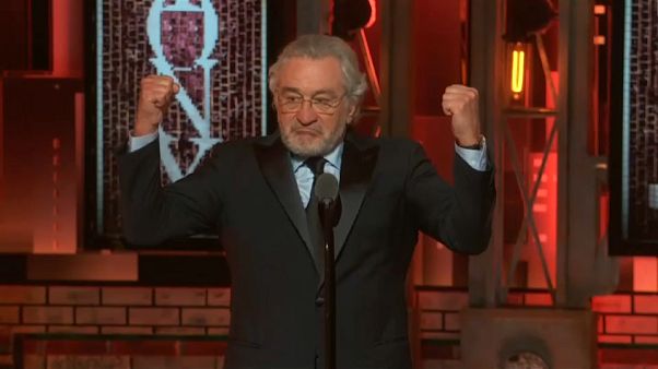 شاهد: روبرت دي نيرو يسب ترامب على الهواء مباشرة شاهد: روبرت دي نيرو يسب ترامب على الهواء مباشرة