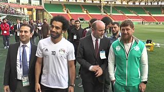 شاهد: كيف استقبل الرئيس الشيشاني اللاعب المصري محمد صلاح؟