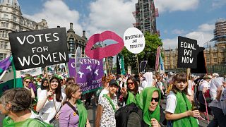 Marchas marcam centenário do direito de voto das mulheres