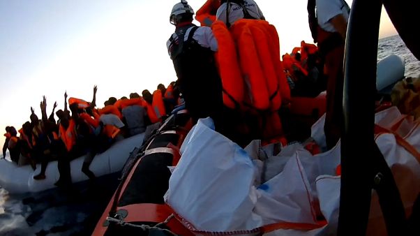 Hoffen und Bangen: Die Menschen auf der "Aquarius" Hoffen und Bangen: Die Menschen auf der "Aquarius"
