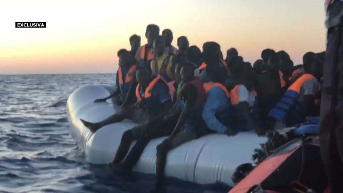 Escalofriantes imágenes del rescate de migrantes por parte del Aquarius