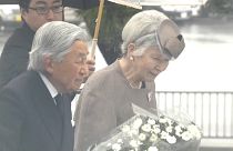 Tsunami in Fukushima: Kaiser Akihito gedenkt der Opfer