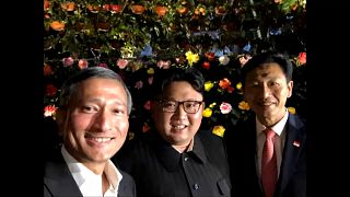 سيلفي كيم مع رئيس وزير الخارجية السينغافوري