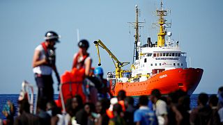 ایتالیا پناهجویان کشتی آکواریوس را روانه اسپانیا می‌کند
