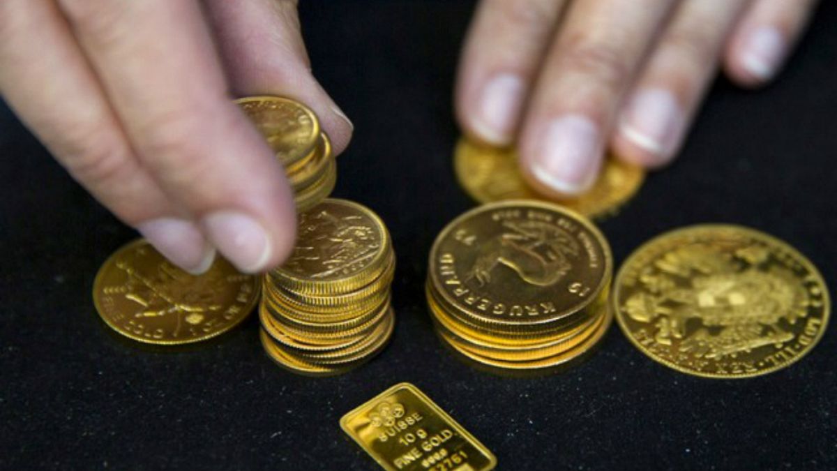 الذهب يتراجع والدولار يستعيد قوته بعد قمة ترامب وكيم