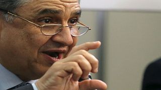 وزير الكهرباء المصري محمد شاكر خلال مؤتمر صحفي في صورة من أرشيف رويترز.