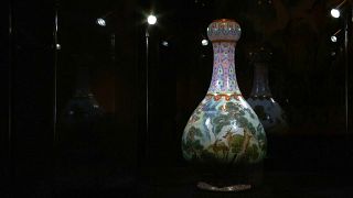 Vaso chinês do século XVIII vendido por mais de 16 milhões de euros