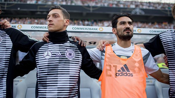 Dünya Kupası'nda Türkiye yok ama Türk futbolcular var Dünya Kupası'nda Türkiye yok ama Türk futbolcular var