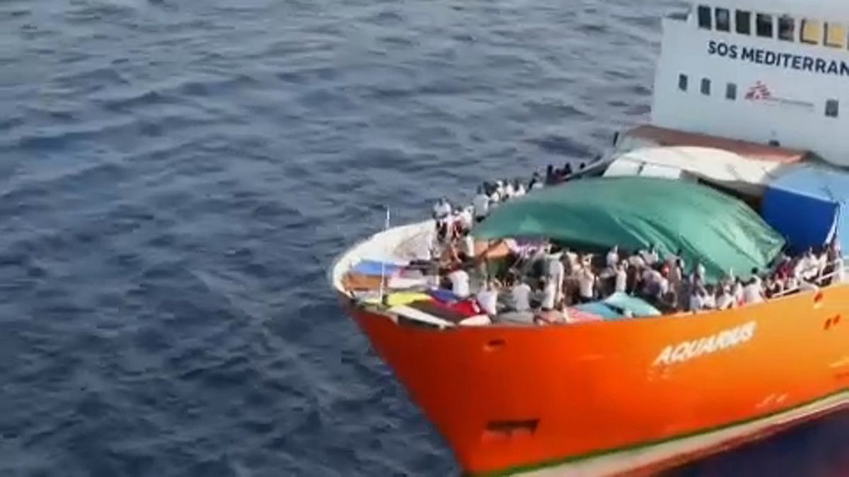Αλληλεγγύη για τους μετανάστες του Aquarius ζητούν ευρωβουλευτές