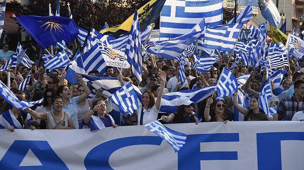 El primer ministro macedonio Zoran Zaev y el griego Alexis Tsipras El primer ministro macedonio Zoran Zaev y el griego Alexis Tsipras