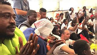 Akdeniz'de göçmen krizi çözüldü, diplomatik gerilim sürüyor