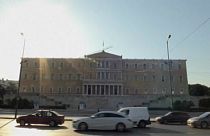 Διχασμένοι Έλληνες και Σκοπιανοί μετά τη συμφωνία