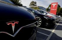 Tesla taglia il 9% dei dipendenti
