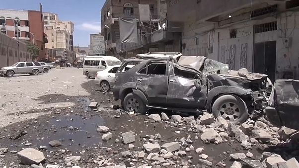 Yemen: la coalizione a guida saudita sferra un attacco ai ribelli Houthi Yemen: la coalizione a guida saudita sferra un attacco ai ribelli Houthi