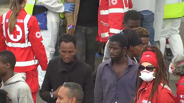 Catania: Ankunft von Flüchtlingen Catania: Ankunft von Flüchtlingen