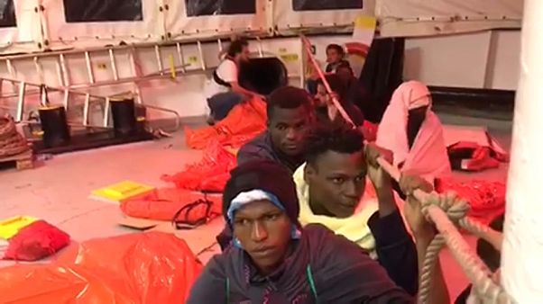 Aquarius, diario di bordo: cambio di rotta a causa del maltempo Aquarius, diario di bordo: cambio di rotta a causa del maltempo