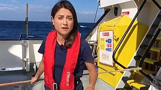 Stormy seas hamper migrants trip to Spain