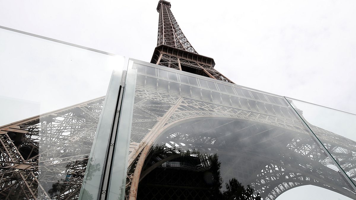 Inauguration mur de verre protecteur de la tour Eiffel 14/06/2018.
