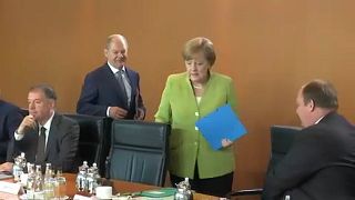 Eldurvult Merkel és Seehofer vitája