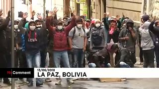 Diáktüntetés Bolíviában