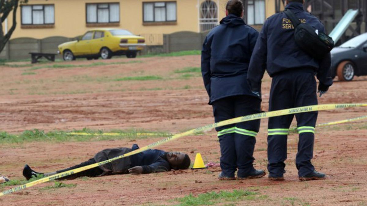 مقتل شخصين وإصابة أخرين في هجوم بسكين على مسجد بجنوب أفريقيا