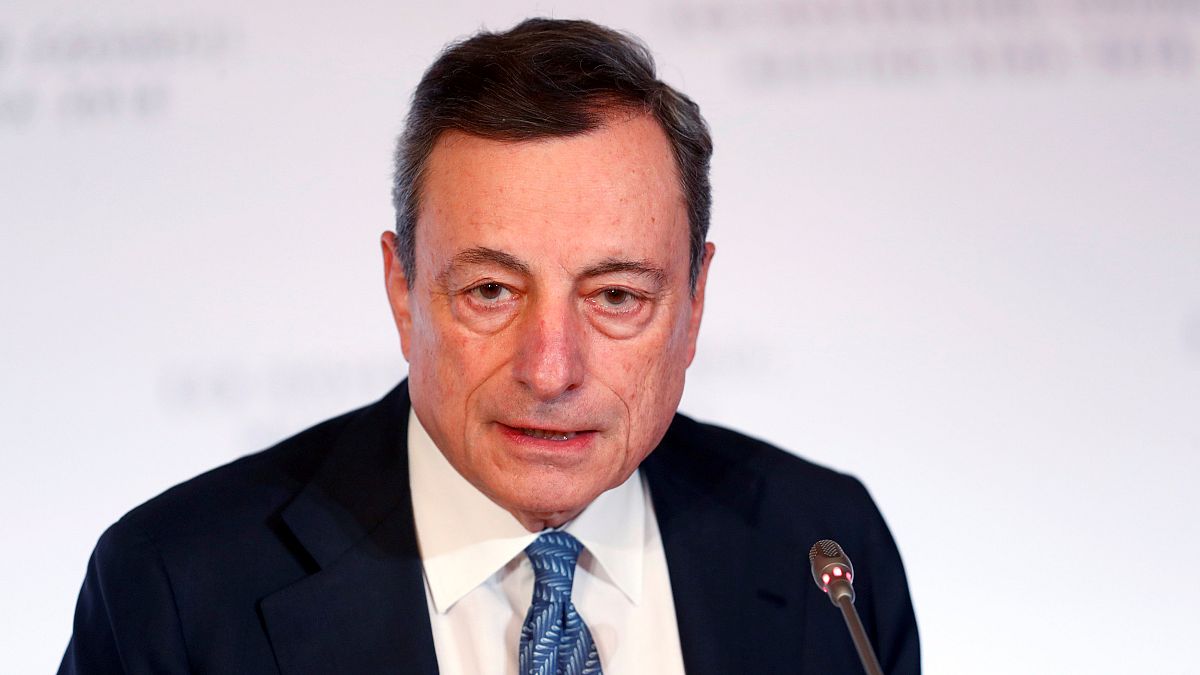 BCE vai acabar com compra de dívida e mantém taxas na Zona Euro
