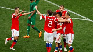 Un festival de buts russes ouvre le Mondial