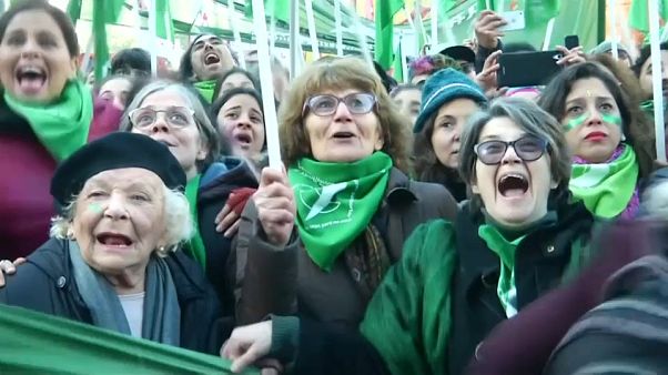 Argentina: primo sì all'aborto legale Argentina: primo sì all'aborto legale