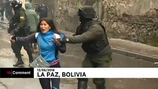 Affrontements entre étudiants et policiers en Bolivie