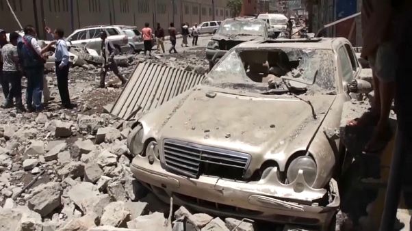 Yemen'de koalisyon güçleri: Hudeyde havaalanını ele geçirdik Yemen'de koalisyon güçleri: Hudeyde havaalanını ele geçirdik