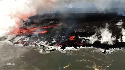 شاهد: الحمم تتدفق من بركان كالاويا منذ 42 يوما