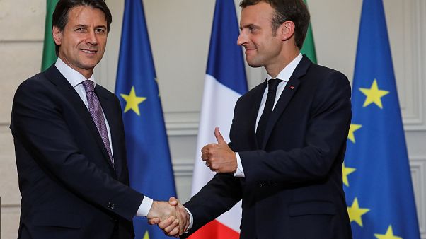 Crise migratória: Macron e Conte defendem reforma de políticas europeias Crise migratória: Macron e Conte defendem reforma de políticas europeias