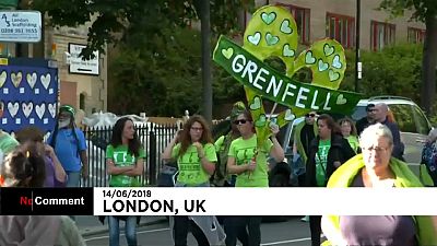 Multitudinaria marcha en Londres en el aniversario de la tragedia de la Torre Grenfell