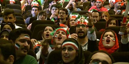 تماشای جام جهانی فوتبال؛ درهای برخی سینماهای تهران به روی زنان باز شد